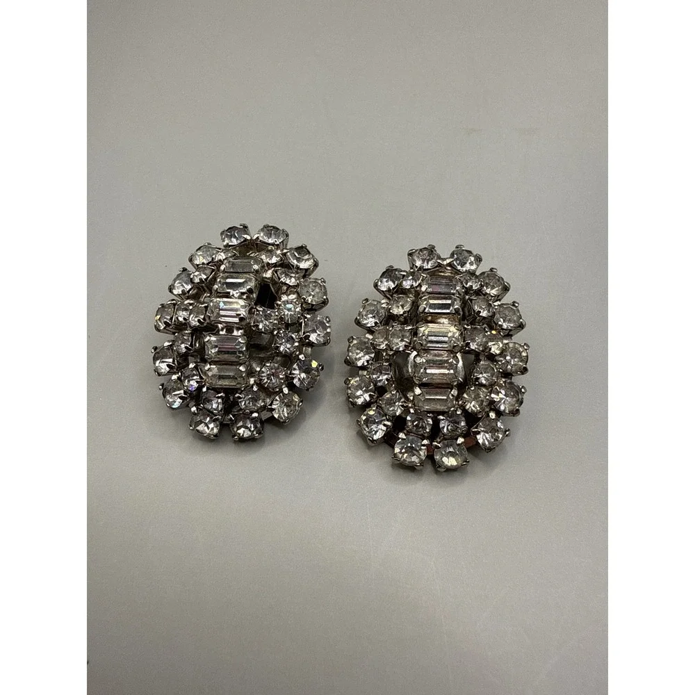 Le‎ Rel Vintage Silver Tone Clear Rhinestone Baguette Cluster Clip On Earrings